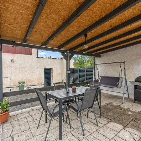 شقة Happy By Interhome Hradesice